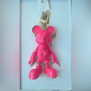 NEW in BOX ~ DISNEY X BAUBLEBAR ~ Mickey Mouse ~ Hot Pink Keychain Bag Charm~NWT